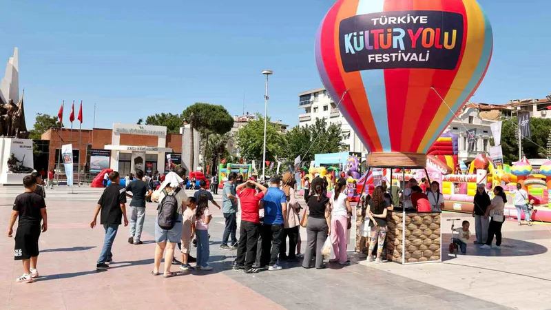 Kültür ve Turizm Bakanlığı'nca düzenlenen Türkiye Kültür Yolu Festivali Manisa'da