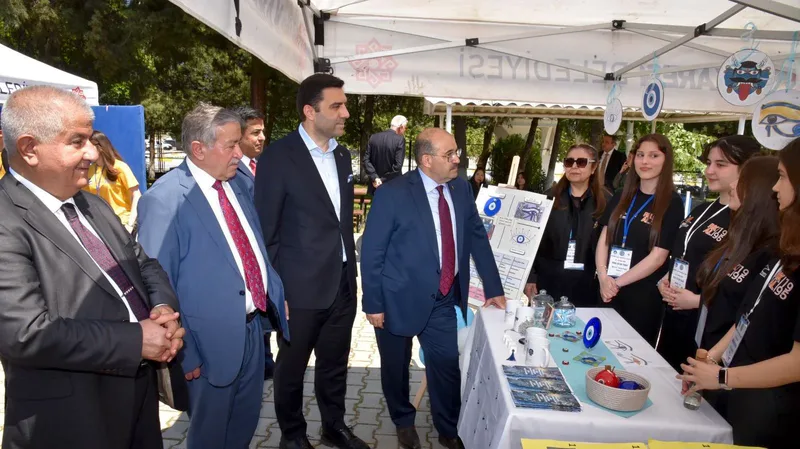 Balıkesir Karesi Rahmi Kula Anadolu Lisesi'nde düzenlenen TÜBİTAK 4006 Bilim