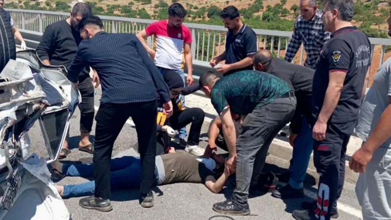 Şanlıurfa Kuzeybatı Çevre Yolu üzerinde meydana gelen kazada 5 kişi