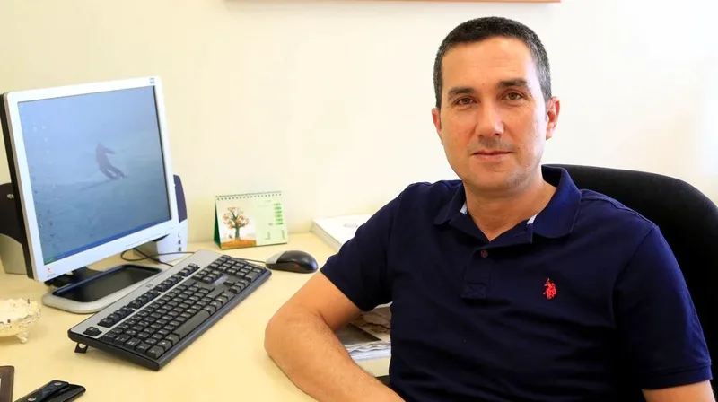 Süleyman Demirel Üniversitesi Fen-Edebiyat Fakültesi Öğretim Üyesi Prof. Dr. İsmail