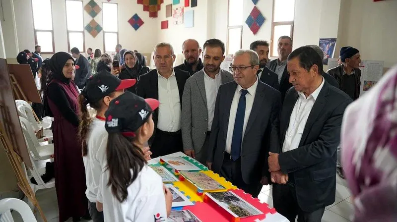 Balıkesir Sındırgı'da Yüreğil Ortaokulu öğrencilerinin hazırladığı TÜBİTAK 4006 Bilim Fuarı