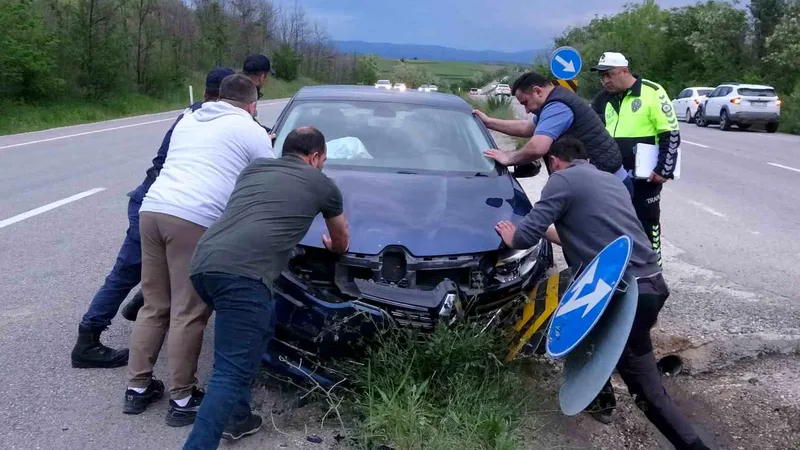 Kastamonu'nun Taşköprü ilçesinde meydana gelen zincirleme trafik kazasında 5 kişi