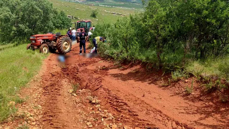 Afyonkarahisar'ın Dinar ilçesinde kontrolden çıkan traktörün devrilmesi sonucu sürücü ve