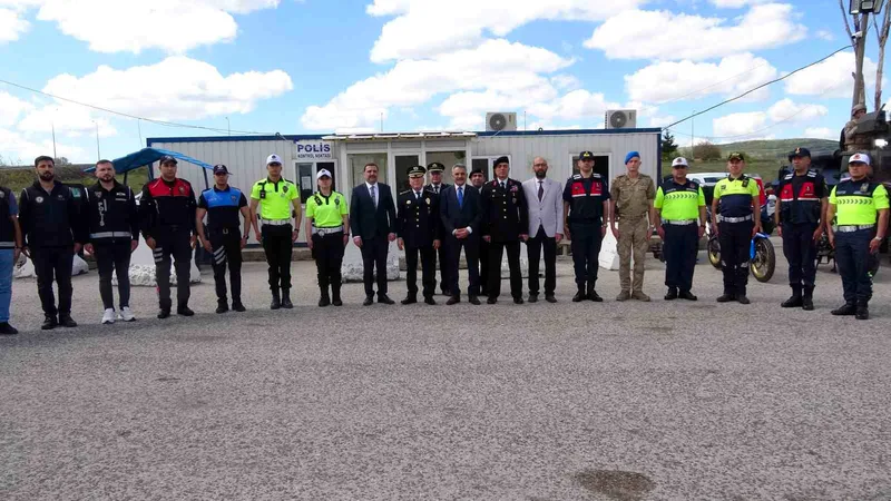 Yozgat Valisi Mehmet Ali Özkan, Kurban Bayramı arefesinde Yozgat Şehitliği'ni