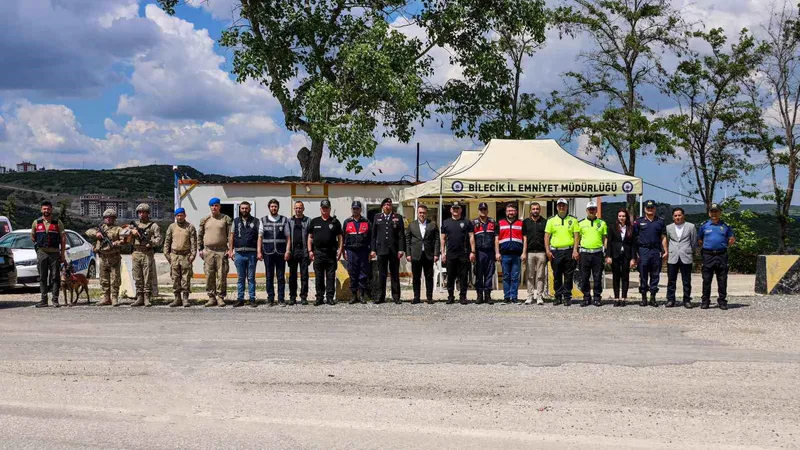 Bilecik Valisi Faik Oktay Sözer, Kurban Bayramı dolayısıyla Akasya Altı'ndaki