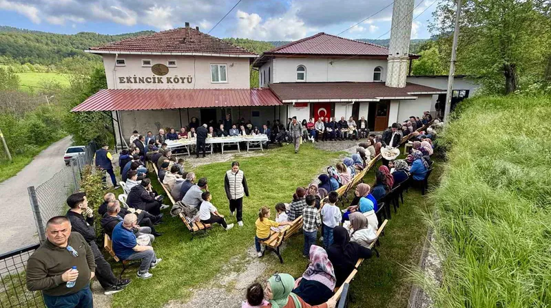 Karabük'ün Ovacık ilçesine bağlı Ekincik köyünde yüzyıllardır sürdürülen 'ziyrat' bayram