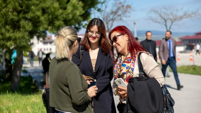 45 yaşındaki Zübeyde Karsız, kızının YKS sürecine destek olmak için