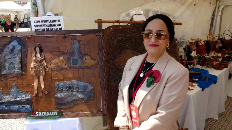 Samsun'da Hayat Boyu Öğrenme Haftası kapsamında açılan sergide, atık derilerden