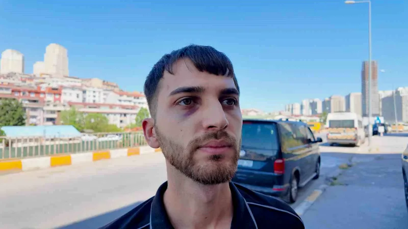 İstanbul Avcılar'da kaza yapan sürücü, tutanak için fotoğraf çekmek için