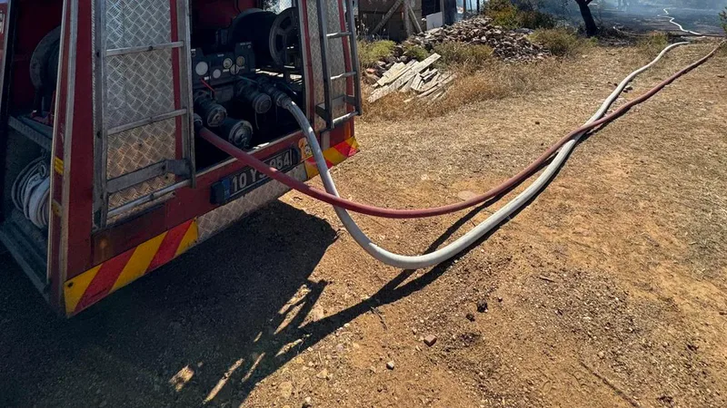 Ayvalık Cunda Adası Çataltepe mevkiinde zeytinlik içindeki ahşap barakada çıkan