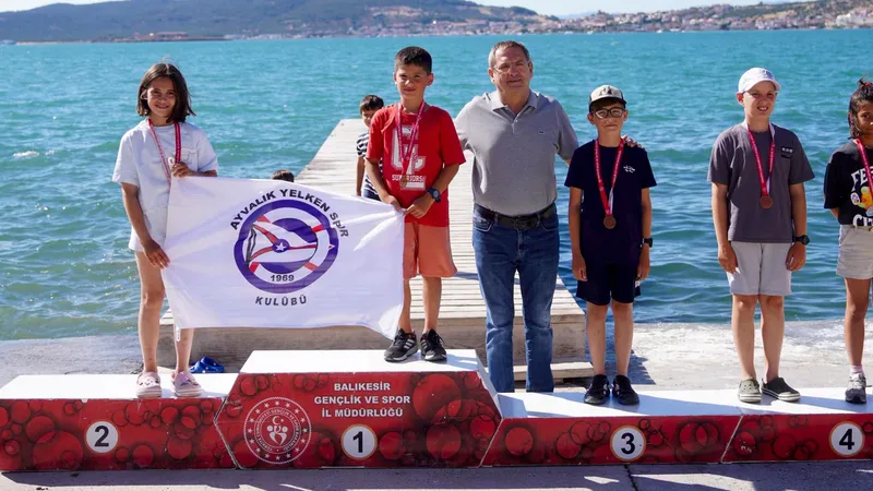 Ayvalık Yelken Spor Kulübü ev sahipliğinde düzenlenen Balıkesir Bölgesi Yelken