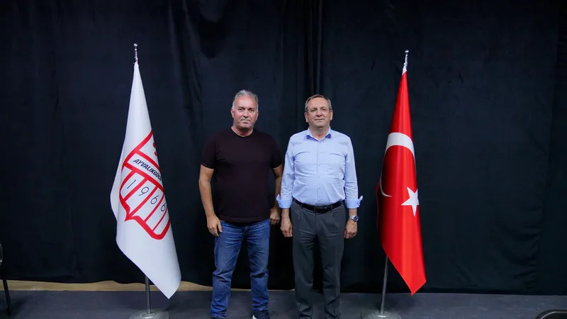 Ayvalıkgücü Belediyespor Kulübü, olağanüstü genel kurulda yeni başkanını seçti. Alper