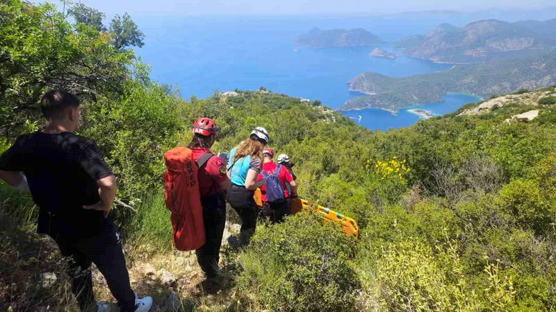 Fethiye'nin Babadağ ilçesinde yamaç paraşütü kazası meydana geldi. Kazada pilot