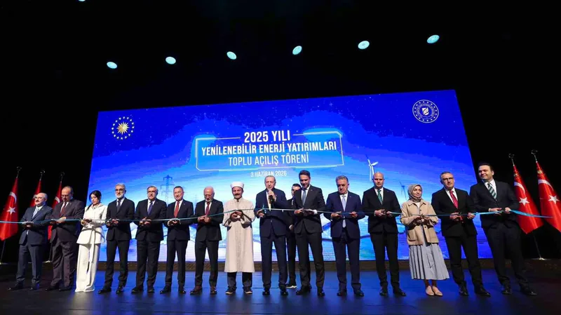 Enerji Bakanı Bayraktar, 30 milyar dolarlık yatırımla 30 bin kilometre