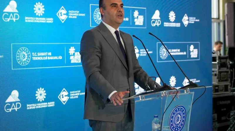 Sanayi ve Teknoloji Bakanı Mehmet Fatih Kacır, Gaziantep'te İpekyolu Kalkınma