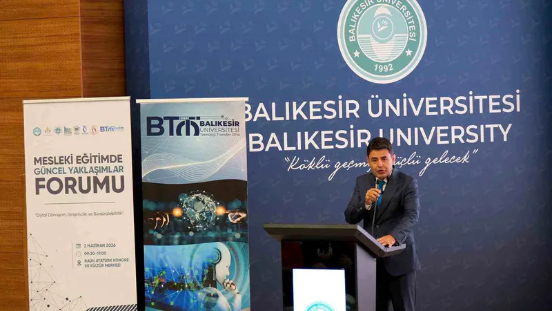 Ulaştırma ve Altyapı Bakan Yardımcısı Osman Boyraz, Balıkesir Üniversitesi'nde düzenlenen