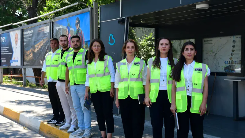 Balıkesir Büyükşehir Belediyesi, toplu taşıma araçlarında kapsamlı saha denetimi gerçekleştirdi.