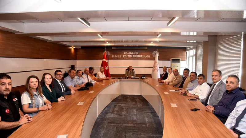 Millî Eğitim Akademisi Başkanlığı tarafından yürütülen Eğitim Kurumu Yönetici Yetiştirme