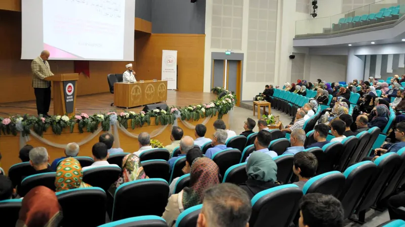 Balıkesir İl Müftülüğü öncülüğünde düzenlenen Kur'an Eğitim Merkezleri Tanıtım Programı,