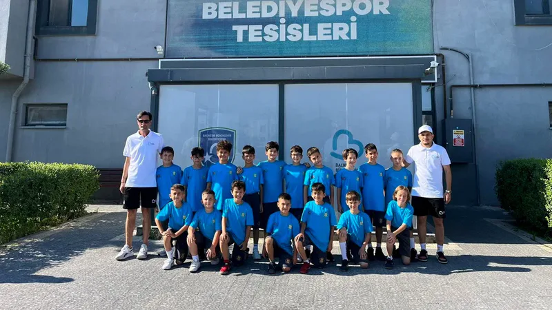 Balıkesir Büyükşehir Belediye Spor Kulübü U9 Futbol Takımı, Kuşadası'nda düzenlenen