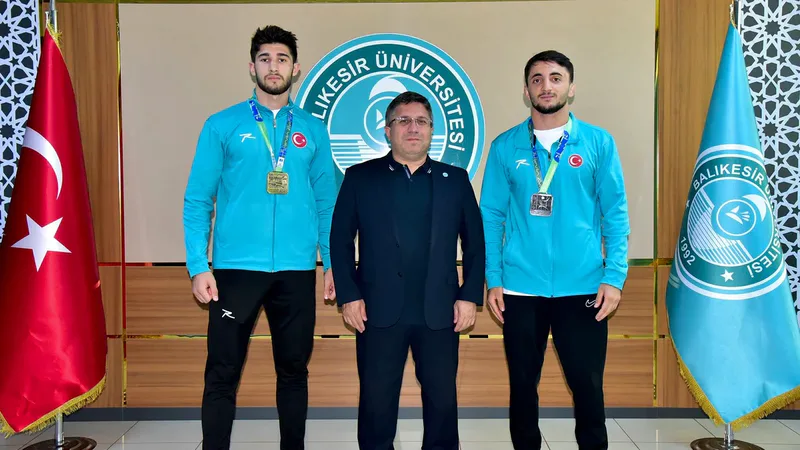 FISU Dünya Üniversiteler Kombat Sporları Şampiyonası'nda altın ve gümüş madalya