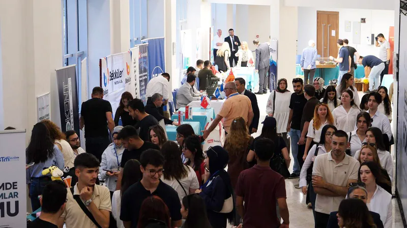 Balıkesir Üniversitesi'nde düzenlenen Mesleki Eğitimde Güncel Yaklaşımlar Forumu'nda sektör temsilcileri