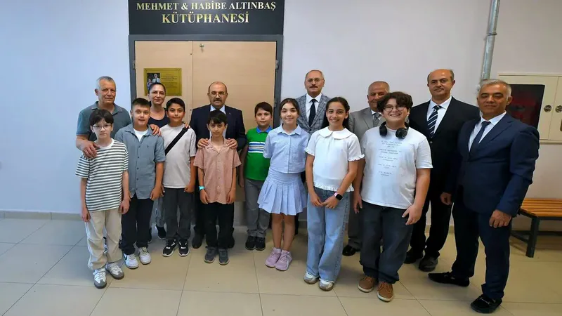 Balıkesir Valisi İsmail Ustaoğlu, Altıeylül Bilim ve Sanat Merkezi'ni (BİLSEM)