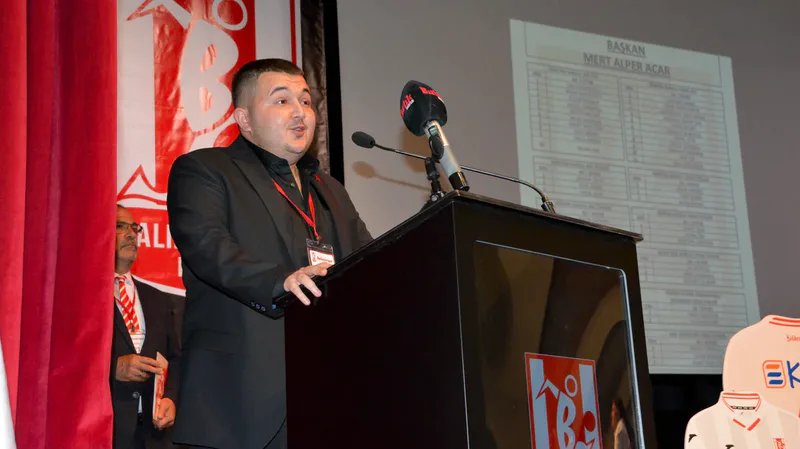 TFF 3. Lig ekiplerinden Balıkesirspor Kulüp Başkanı Mert Acar, yeni