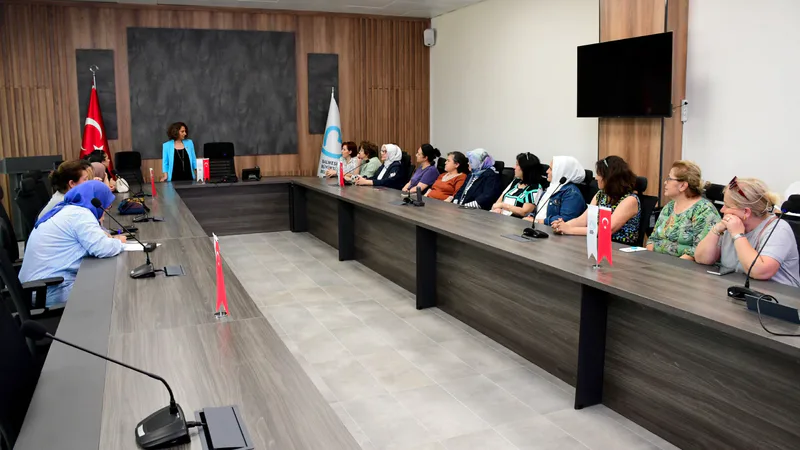 Balıkesir Büyükşehir Belediyesi, BALMEK kursiyerlerine yönelik Afet Farkındalık Eğitimi düzenledi.