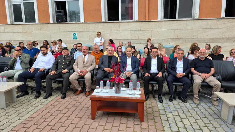 Bandırma Halk Eğitimi Merkezi tarafından düzenlenen Hayat Boyu Öğrenme Şenliği'nde