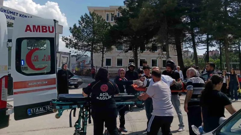 Bilecik'te yolun karşısına geçen yaya, otomobil çarpması sonucu yaralandı. Kaza