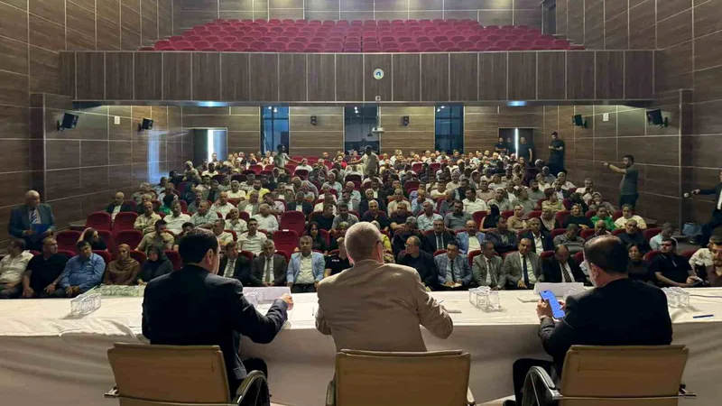Şanlıurfa'nın Birecik ilçesinde gerçekleştirilen istişare toplantısında ilçenin altyapı, ulaşım ve