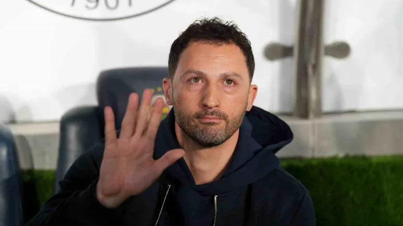 Serie A ekibi Bologna, İtalyan teknik direktör Domenico Tedesco'yu 2+1