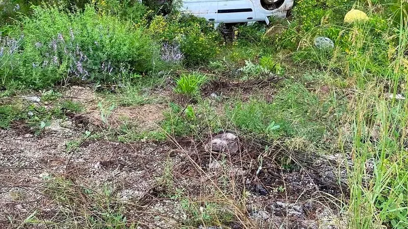 Burdur'un Gölhisar ilçesinde kontrolden çıkan otomobil takla attı. Kazada 80