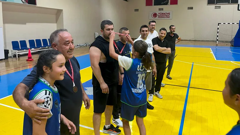 Burhaniye Gençlik ve Spor İlçe Müdürlüğü tarafından Babalar Günü kapsamında