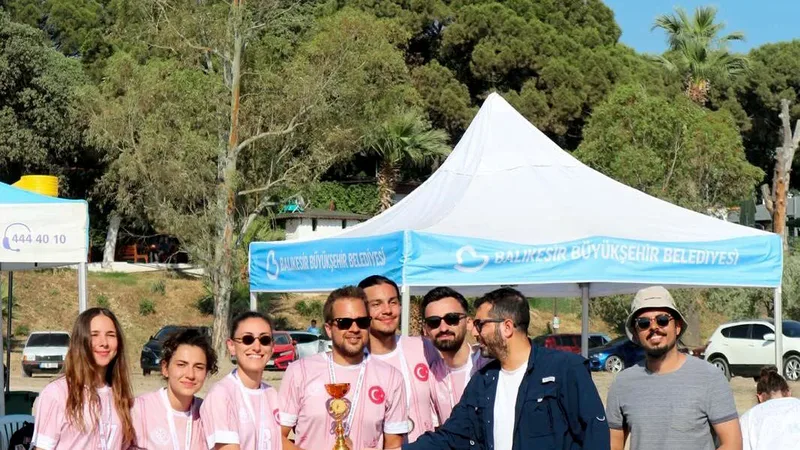 Balıkesir Burhaniye'de düzenlenen Plaj Korfbol Türkiye Şampiyonası'nda üç gün boyunca
