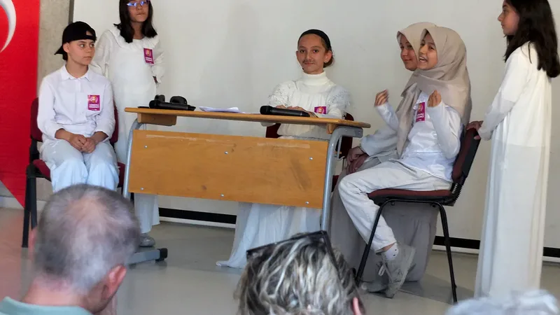 İlim Yayma Cemiyeti tarafından hayata geçirilen Marifet Okulu, yaz tatili