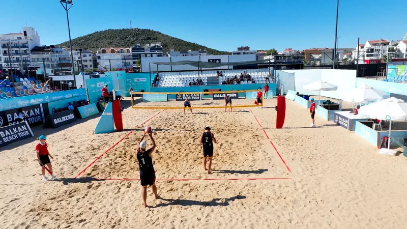 Balıkesir'in Ayvalık ilçesinde düzenlenen BVA Plaj Voleybolu Balkan Şampiyonası, nefes