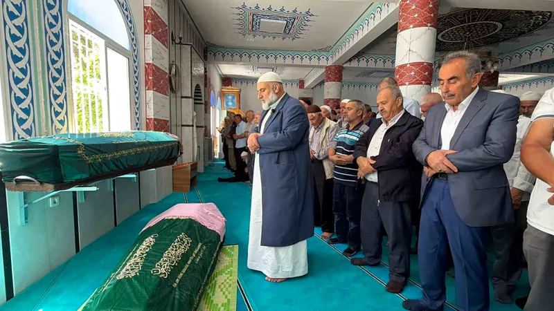 Denizli'de otobüsün bariyerlere çarparak alev aldığı feci kazada hayatını kaybeden