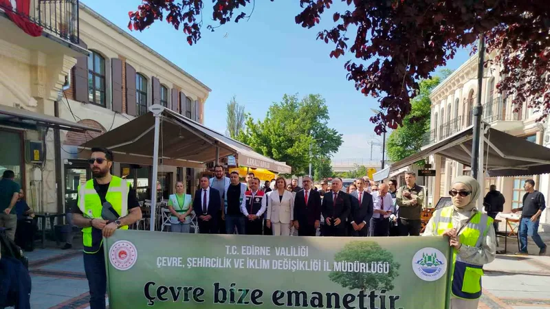 Edirne'de Çevre ve Şehircilik İl Müdürlüğü koordinasyonunda 'Dünya Bize Emanet'