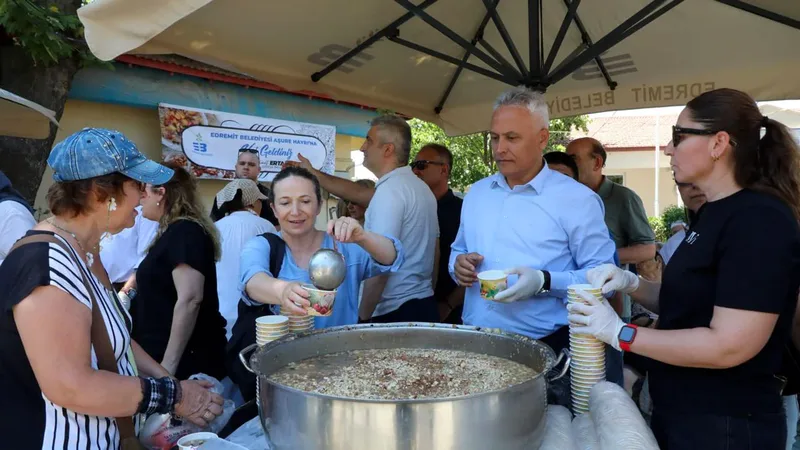 Edremit Belediyesi'nin Muharrem ayı dolayısıyla düzenlediği aşure hayrı etkinlikleri, Altınkum