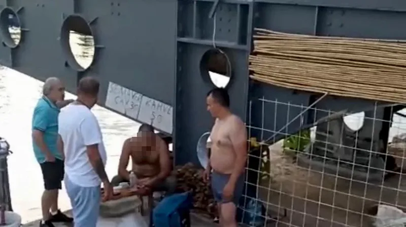 Balıkesir'in Edremit ilçesi Akçay Altınkum Mahallesi sahilinde akıntıya kapılarak boğulma