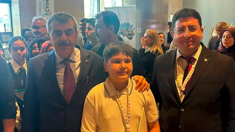 Edremit 15 Temmuz Şehitler İmam Hatip Ortaokulu öğrencisi Muhammed Taha