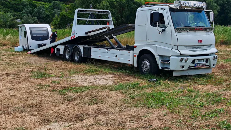 Erdek Belediyesi, ilçedeki sahil ve yeşil alanlarda kaçak karavan konaklamaya