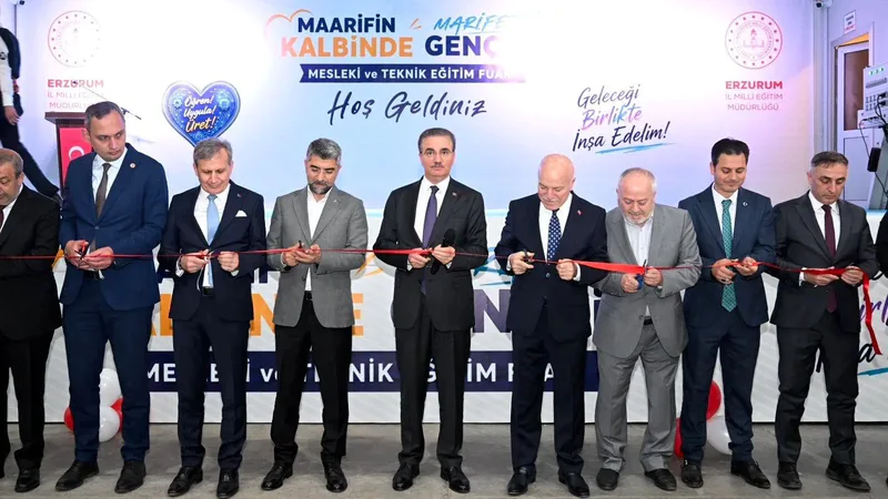 Erzurum'da 'Maarifin Kalbinde Marifetli Gençlik' Mesleki ve Teknik Eğitim Fuarı,