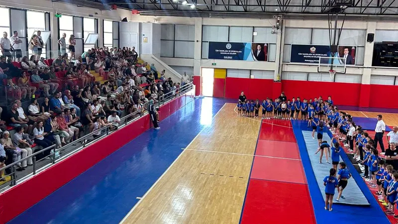 Balıkesir'in Havran ilçesinde düzenlenen 6. Geleneksel Kocaseyit Cimnastik Şenliği'nde minik