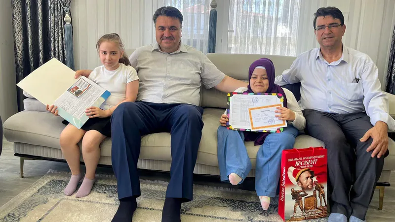 Havran Belediye Başkanı Emin Ersoy, evde eğitim gören özel öğrenci
