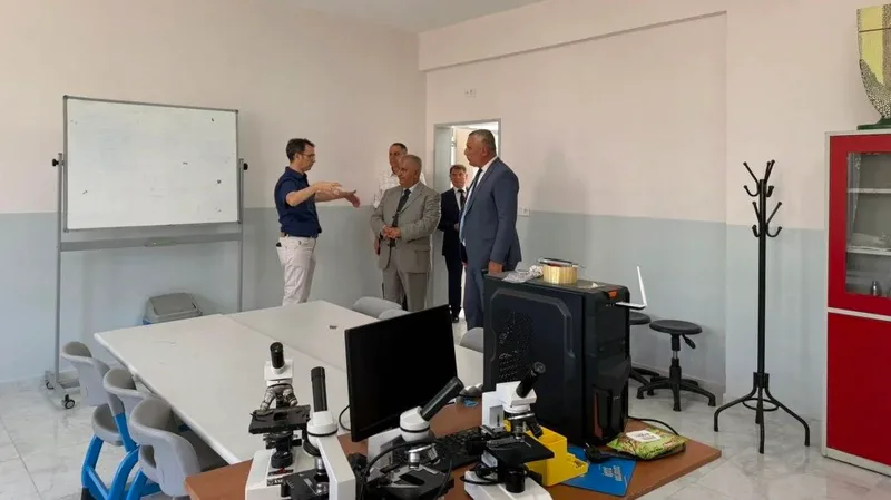 Balıkesir İl Milli Eğitim Müdürü Selehattin Kal, Burhaniye ilçesinde bir