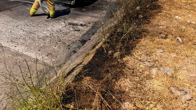 Balıkesir'in İvrindi ilçesinde seyir halindeki bir otomobil henüz belirlenemeyen bir
