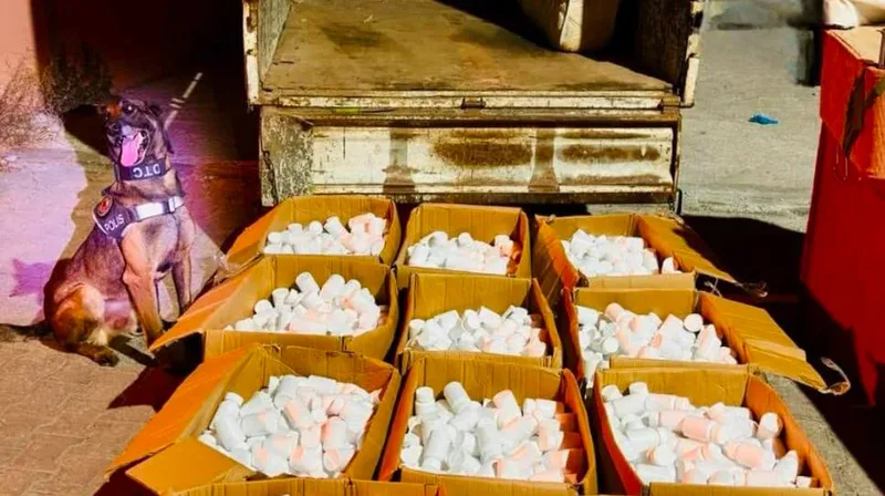 Balıkesir'in Karesi ilçesinde düzenlenen kapsamlı uyuşturucu operasyonunda ev eşyalarına zulalanmış